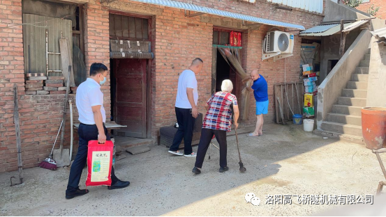 進萬家門、知萬家情、解萬家憂、聚萬家心--人大代表訪民情