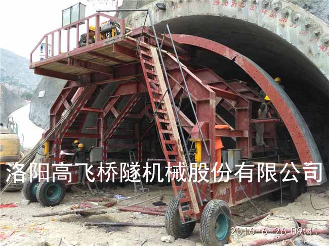 襯砌臺(tái)車和鋪軌機(jī)的區(qū)別是什么？